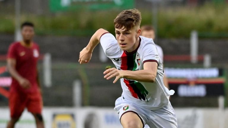 Sunderland make surprise move to sign teenage winger